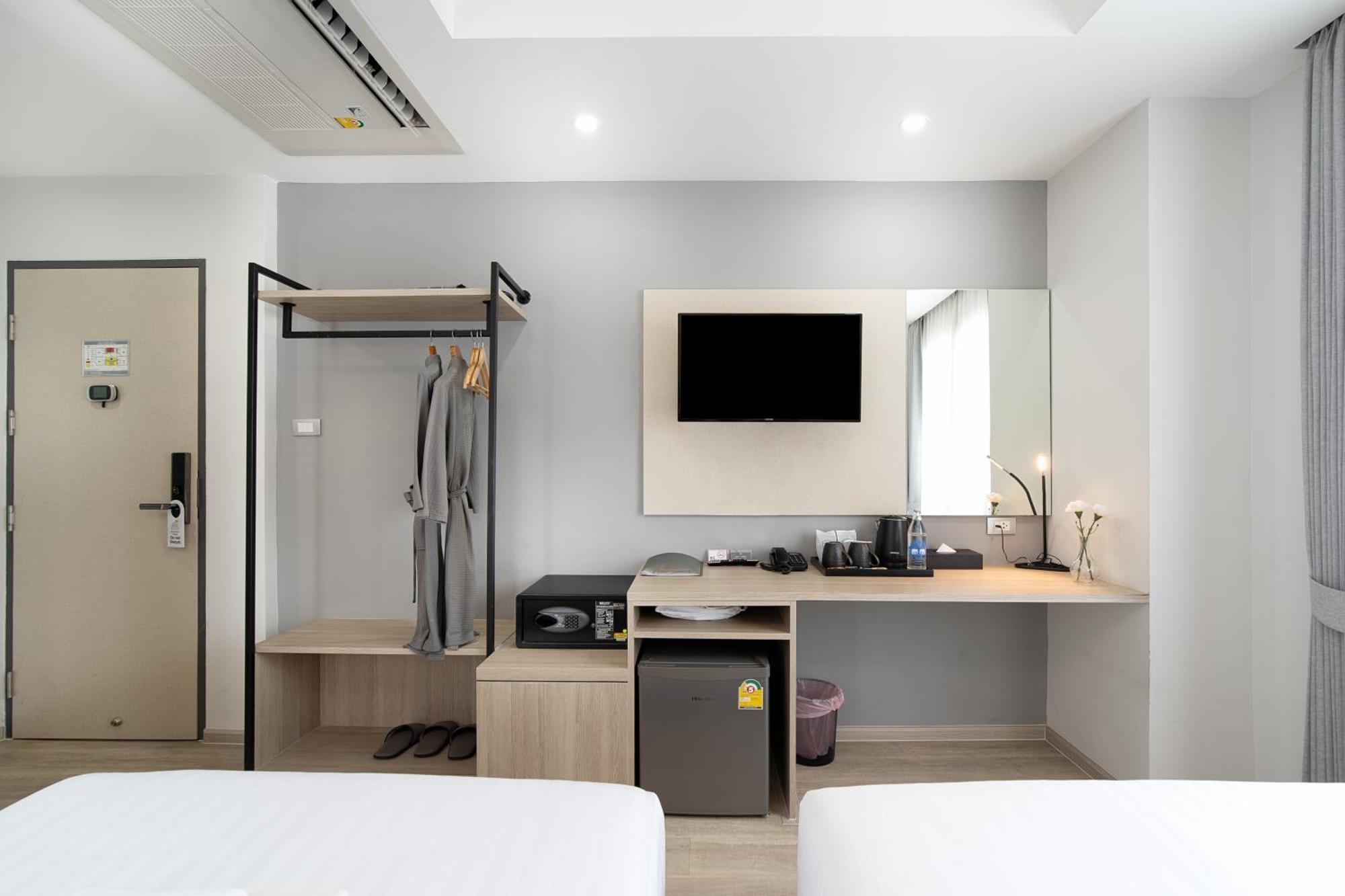 The Riski Hotel At Bangphlat Station Sha Bangkok Ngoại thất bức ảnh