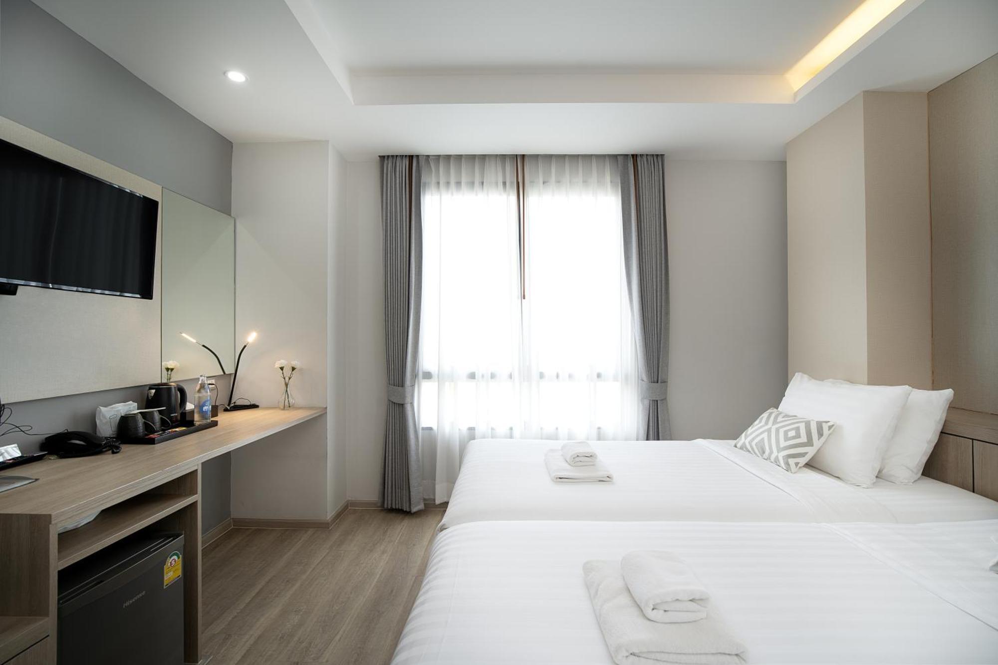 The Riski Hotel At Bangphlat Station Sha Bangkok Ngoại thất bức ảnh