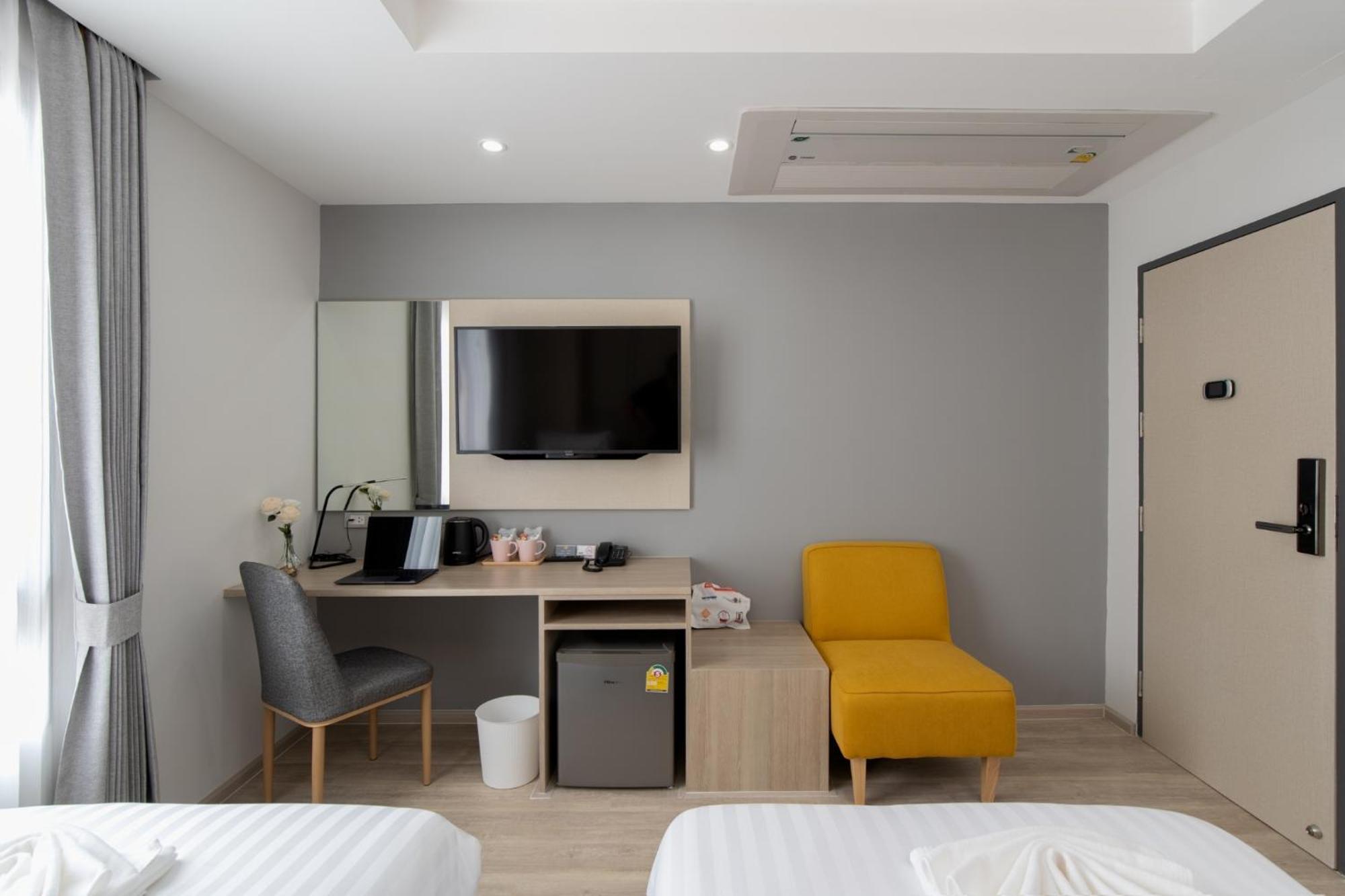 The Riski Hotel At Bangphlat Station Sha Bangkok Ngoại thất bức ảnh