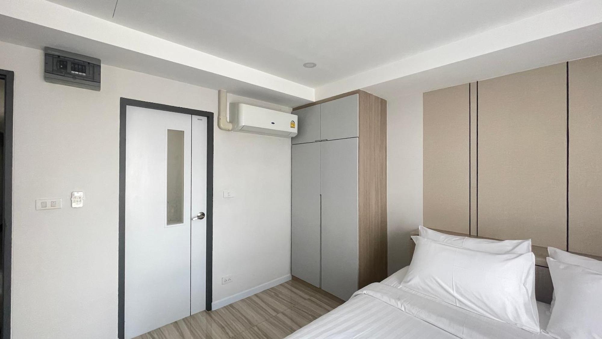 The Riski Hotel At Bangphlat Station Sha Bangkok Phòng bức ảnh