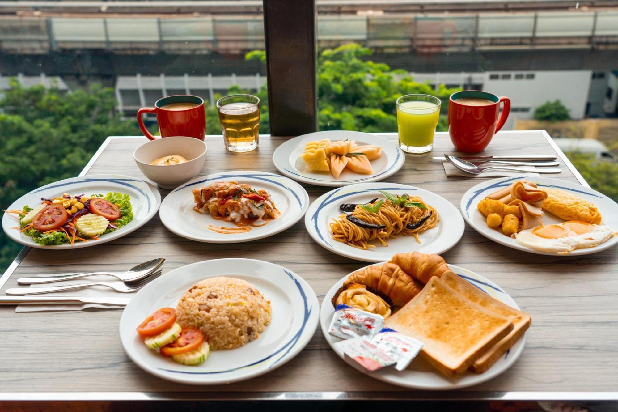 The Riski Hotel At Bangphlat Station Sha Bangkok Ngoại thất bức ảnh